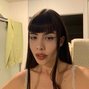 Meet your Posher, Leticia